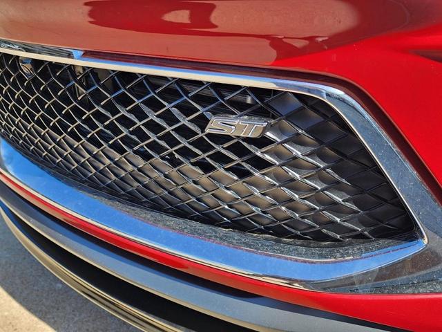 Photo of 2026 Brilliant Red Buick Encore GX