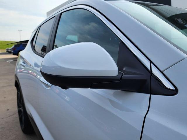 Photo of 2026 Summit White Buick Encore GX