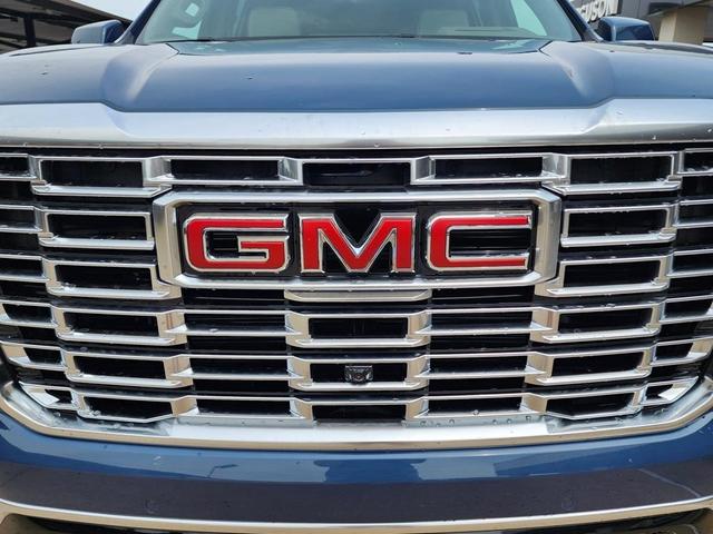 Photo of 2025 Metallic GMC Yukon