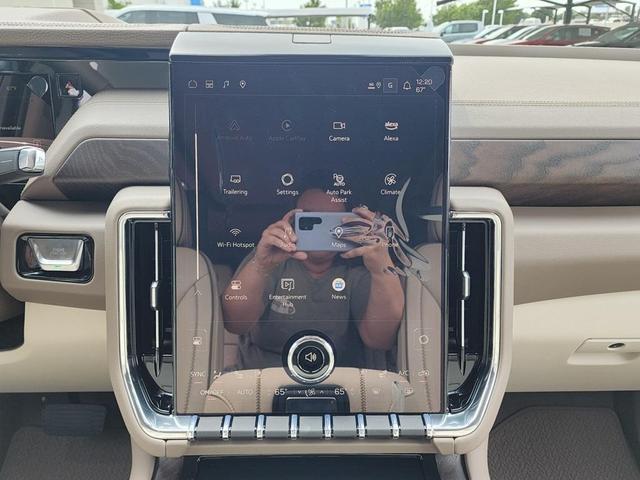 Photo of 2025 Metallic GMC Yukon
