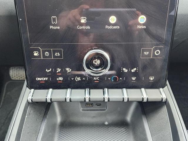 Photo of 2025 Summit White GMC Terrain