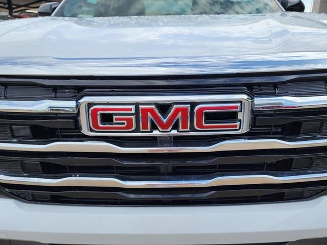 Photo of 2025 Summit White GMC Terrain