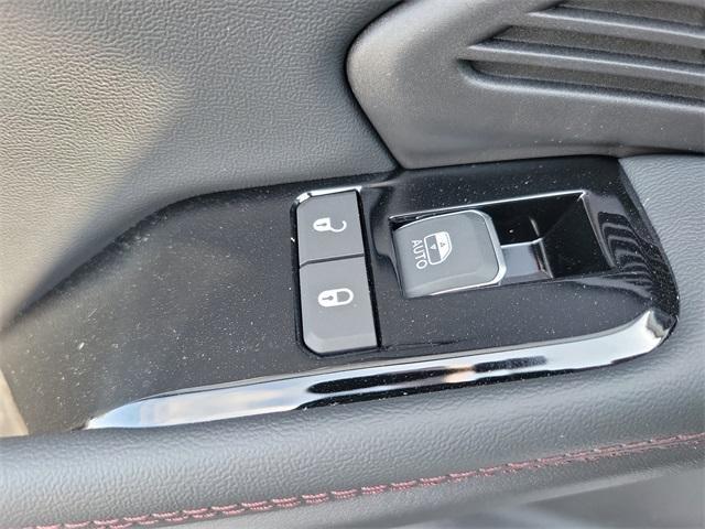 Photo of 2025 Silver Zynith Clearcoat Jeep Wagoneer S