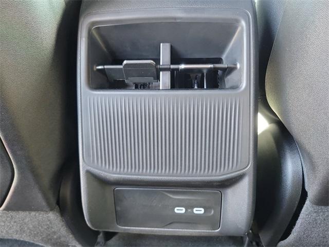 Photo of 2025 Silver Zynith Clearcoat Jeep Wagoneer S