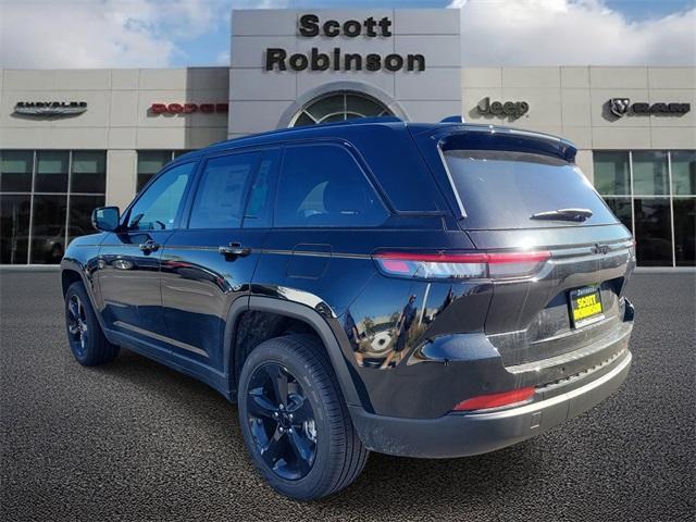 Photo of 2025 Diamond Black Jeep Grand Cherokee