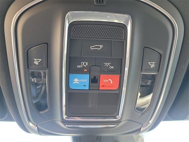 Photo of 2025 Diamond Black Jeep Grand Cherokee