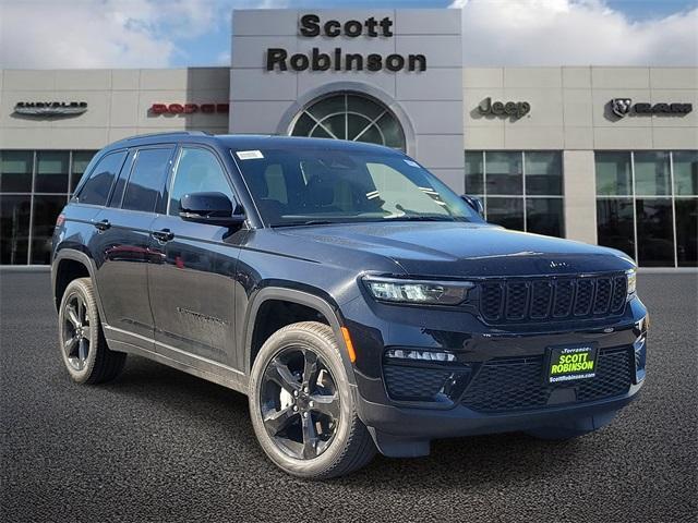 Photo of 2025 Diamond Black Jeep Grand Cherokee