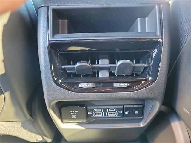 Photo of 2025 Diamond Black Jeep Grand Cherokee