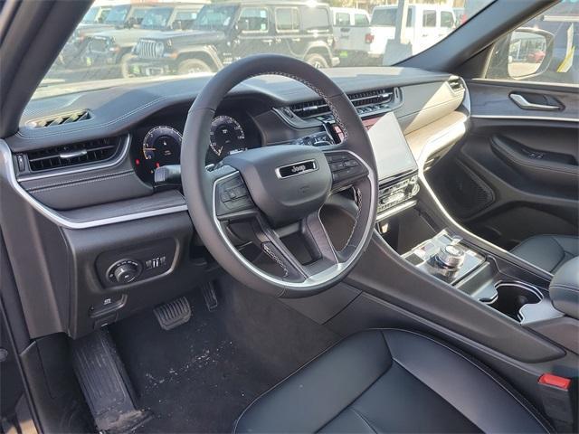 Photo of 2025 Diamond Black Jeep Grand Cherokee