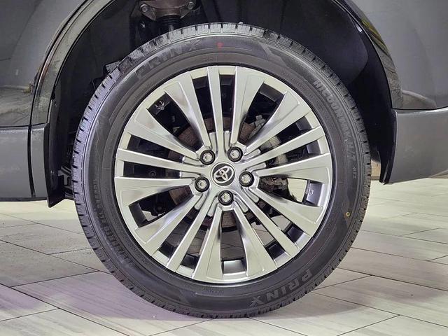 Photo of 2021 Black Toyota Venza