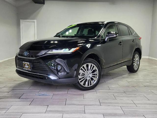 Photo of 2021 Black Toyota Venza