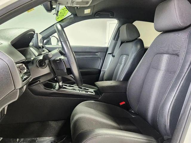 Photo of 2024 Platinum White Pearl Honda Civic