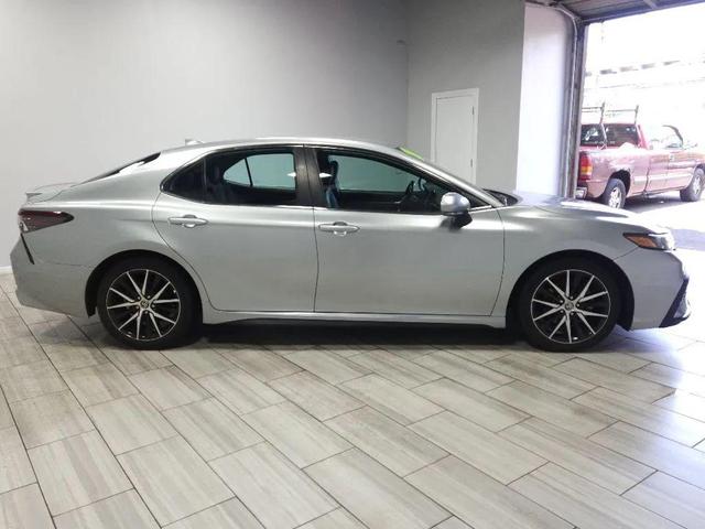 Photo of 2022 Celestial Silver Metallic Toyota Camry