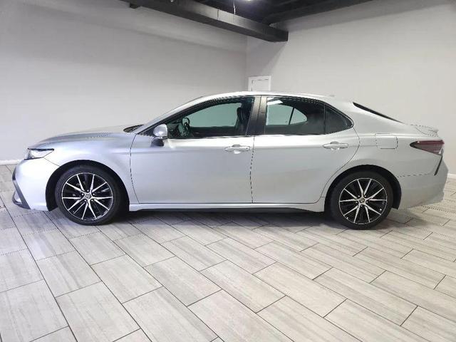 Photo of 2022 Celestial Silver Metallic Toyota Camry