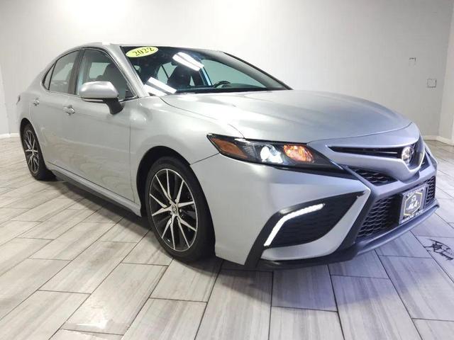 Photo of 2022 Celestial Silver Metallic Toyota Camry