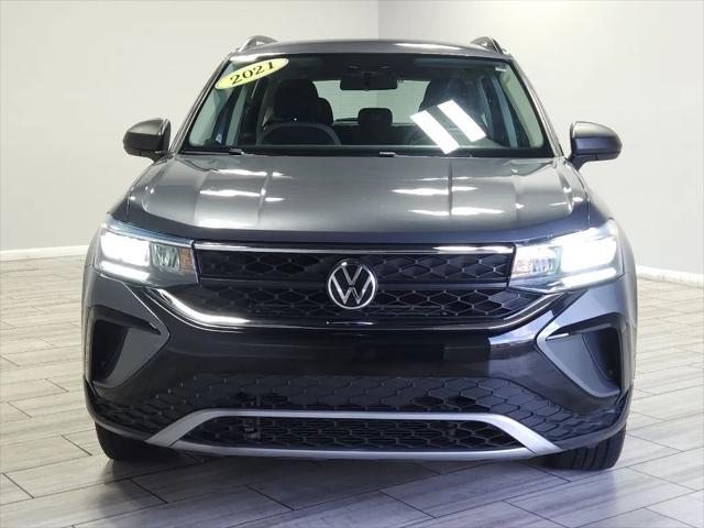 Photo of 2022 Platinum Gray Metallic Volkswagen Taos