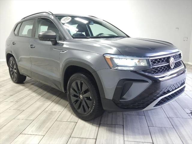 Photo of 2022 Platinum Gray Metallic Volkswagen Taos