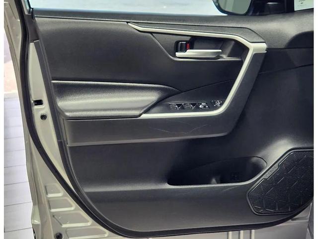 Photo of 2023 Silver Sky Metallic Toyota RAV4 Hybrid