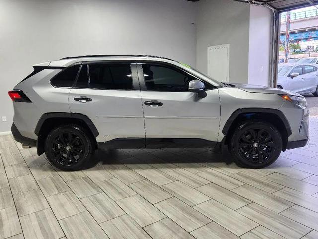 Photo of 2023 Silver Sky Metallic Toyota RAV4 Hybrid