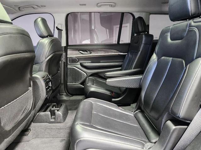 Photo of 2021 Baltic Gray Metallic Clearcoat Jeep Grand Cherokee L