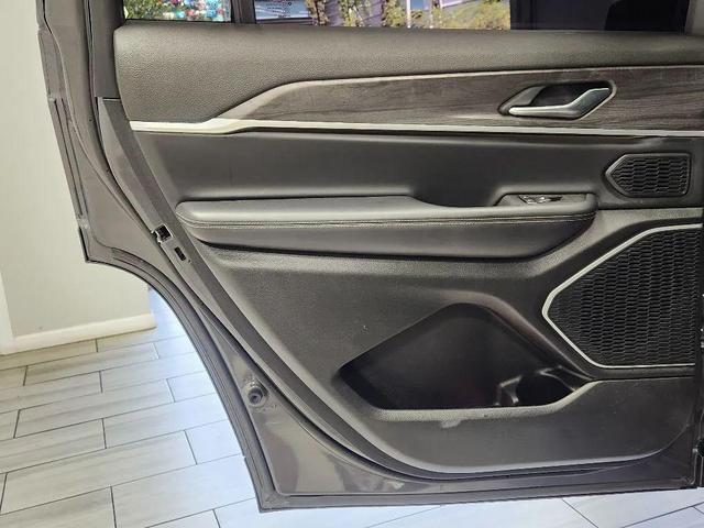 Photo of 2021 Baltic Gray Metallic Clearcoat Jeep Grand Cherokee L