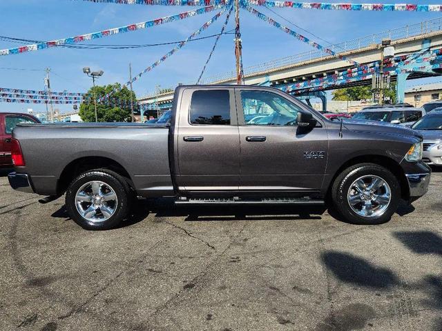 Photo of 2015 Granite Crystal Metallic Clearcoat RAM 1500