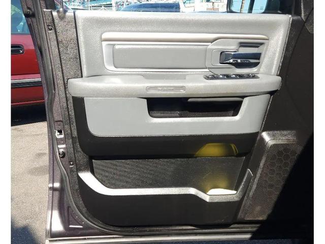 Photo of 2015 Granite Crystal Metallic Clearcoat RAM 1500