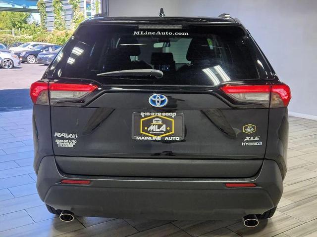 Photo of 2021 Midnight Black Metallic Toyota RAV4 Hybrid