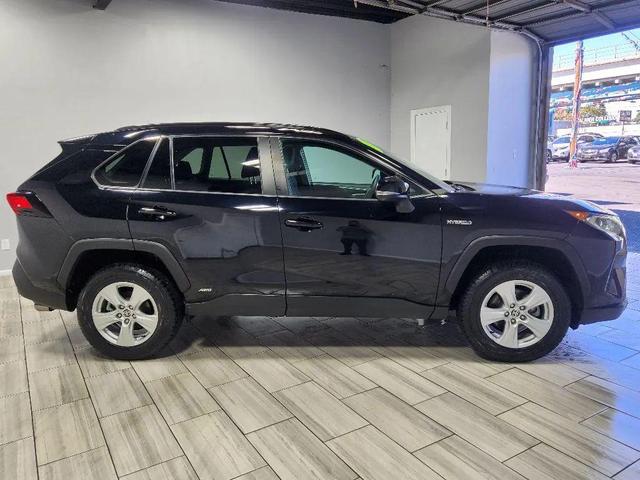 Photo of 2021 Midnight Black Metallic Toyota RAV4 Hybrid