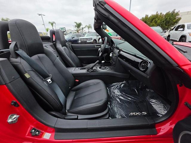 Photo of 2007 True Red Mazda MX-5 Miata