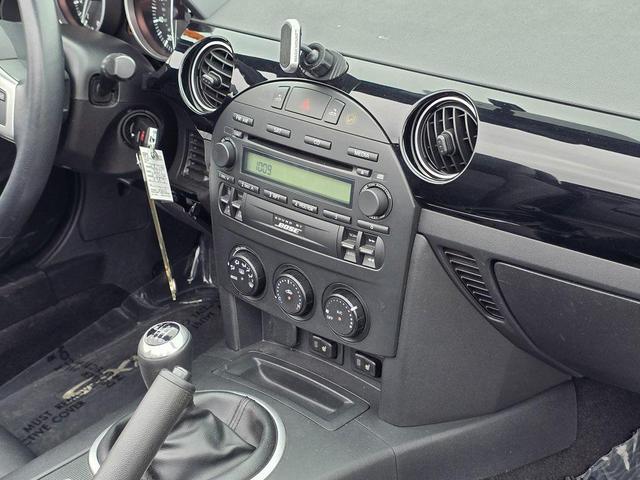 Photo of 2007 True Red Mazda MX-5 Miata