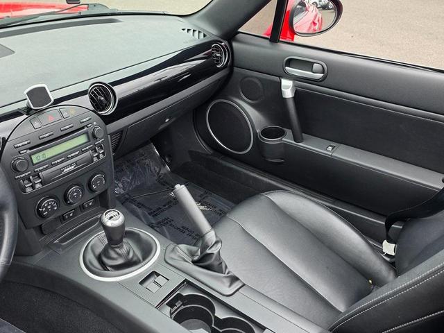 Photo of 2007 True Red Mazda MX-5 Miata