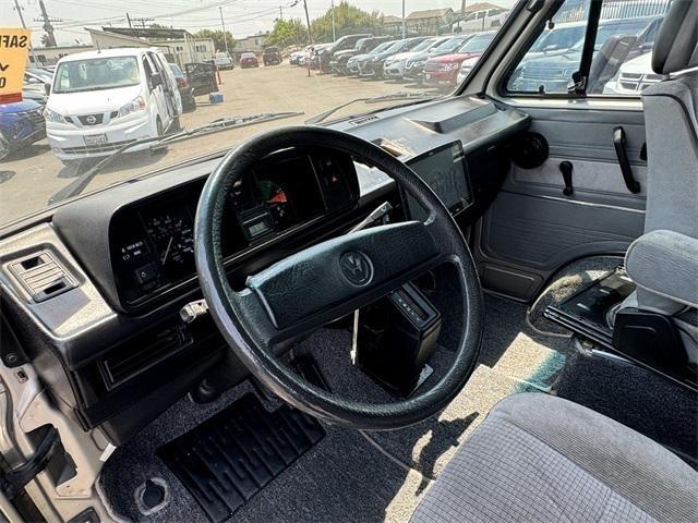 Photo of 1987 Silver Volkswagen Vanagon