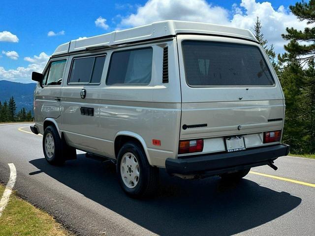 Photo of 1987 Silver Volkswagen Vanagon