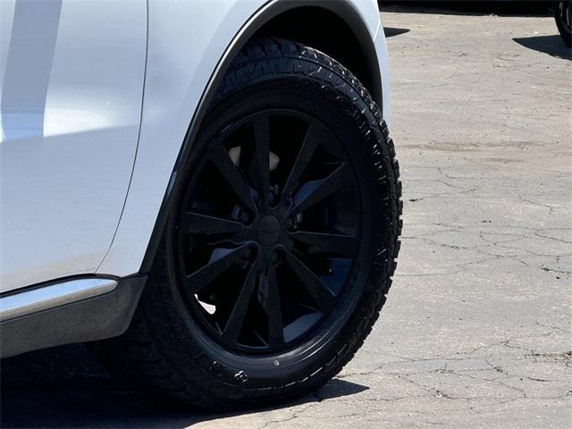 Photo of 2015 Bright White Clearcoat Dodge Durango