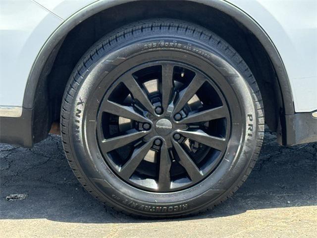 Photo of 2015 Bright White Clearcoat Dodge Durango