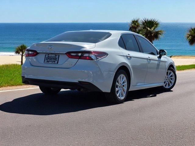 Photo of 2022 Off White Toyota Camry