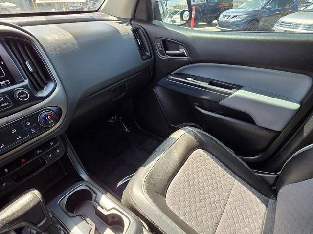 Photo of 2017 Silver Ice Metallic Chevrolet Colorado