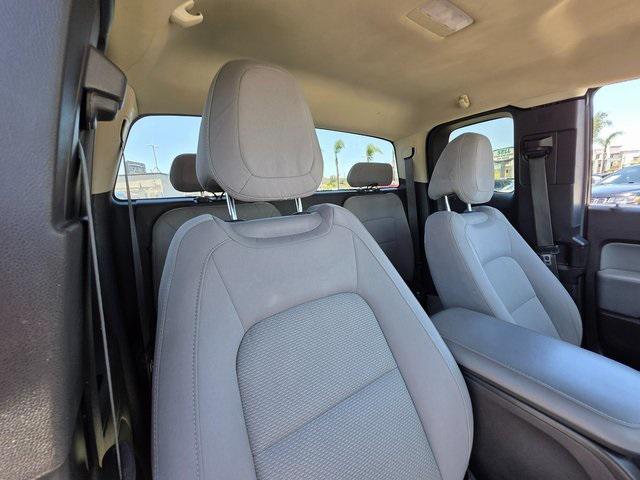 Photo of 2018 Summit White Chevrolet Colorado