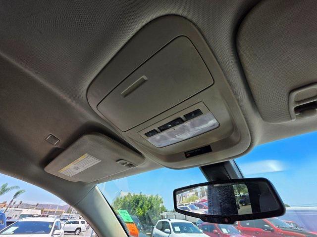 Photo of 2018 Summit White Chevrolet Colorado