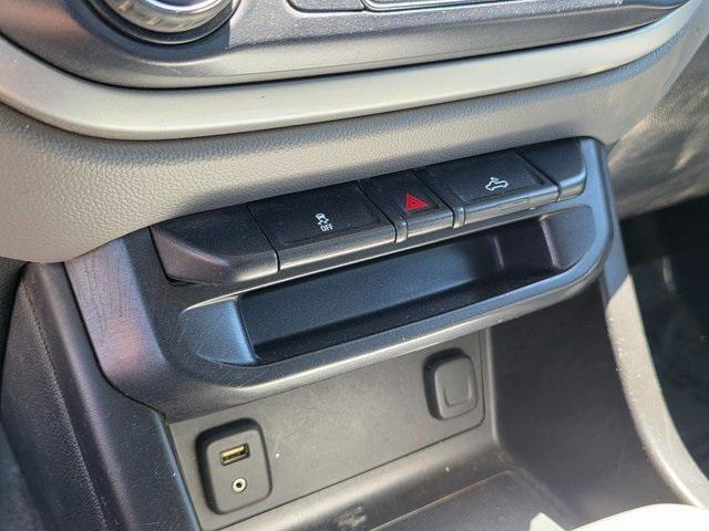 Photo of 2018 Summit White Chevrolet Colorado