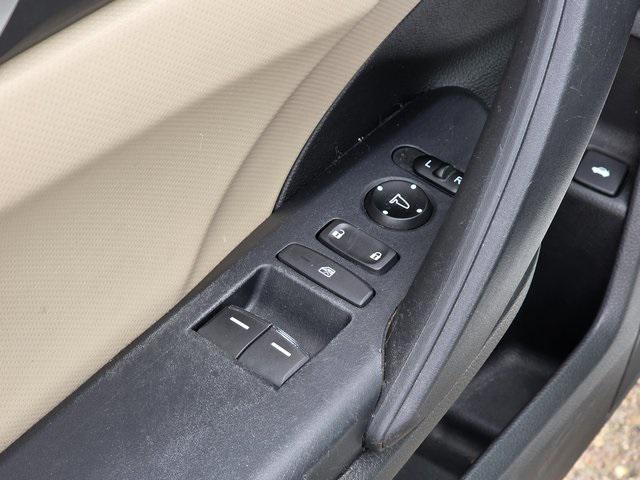 Photo of 2018 Taffeta White Honda Civic