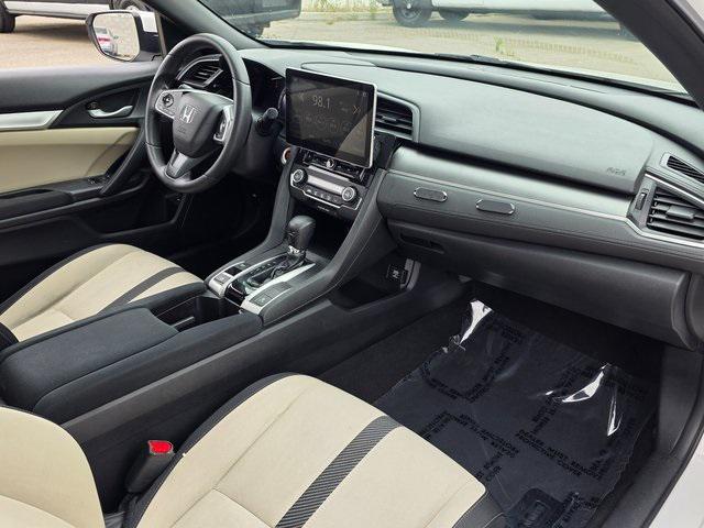 Photo of 2018 Taffeta White Honda Civic