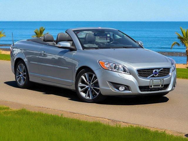 Photo of 2013 Electric Silver Metallic Volvo C70