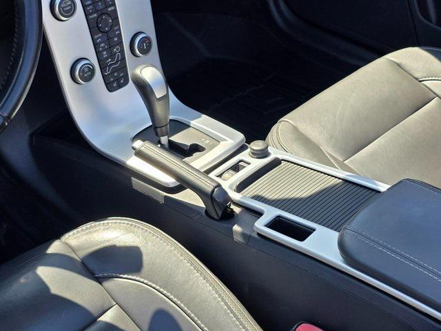 Photo of 2013 Electric Silver Metallic Volvo C70
