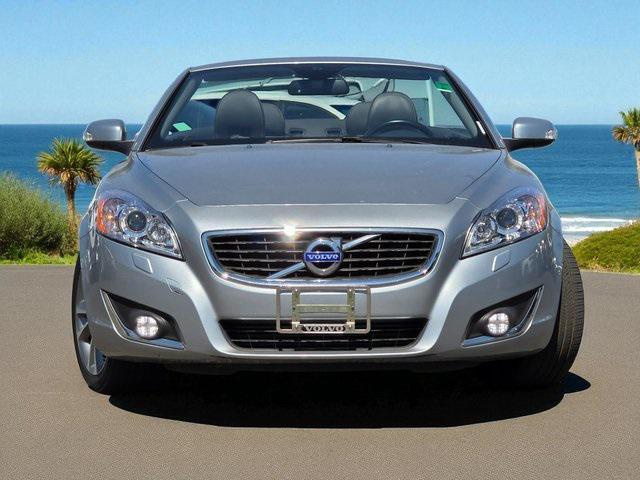 Photo of 2013 Electric Silver Metallic Volvo C70