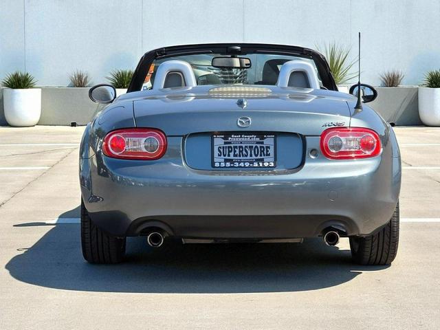 Photo of 2011 Dolphin Gray Mica Mazda MX-5 Miata