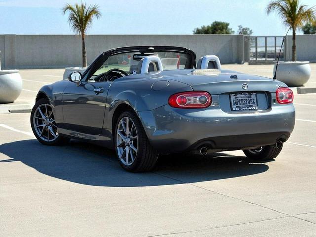 Photo of 2011 Dolphin Gray Mica Mazda MX-5 Miata
