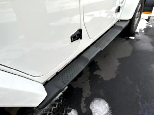 Photo of 2015 Bright White Clearcoat Jeep Wrangler Unlimited