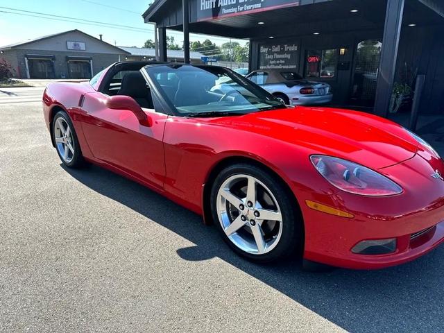 Photo of 2005 Victory Red Chevrolet Corvette